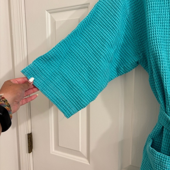 Turquoise Waffle Knit Robe - Picture 3 of 9